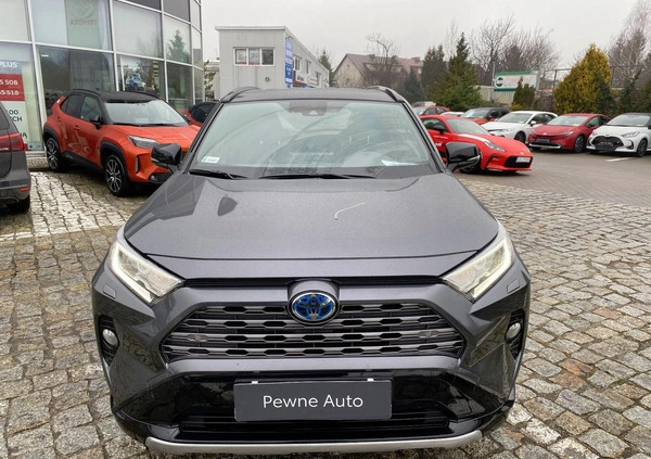 Toyota RAV4 cena 165800 przebieg: 56915, rok produkcji 2021 z Warka małe 232